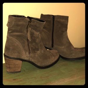 Taos Suede Booties Size 41 Euro or 10 or 11 US